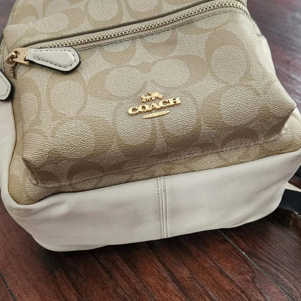COACH MINI SINGATURE BACKPACK 🎒 - Picture 5 of 7